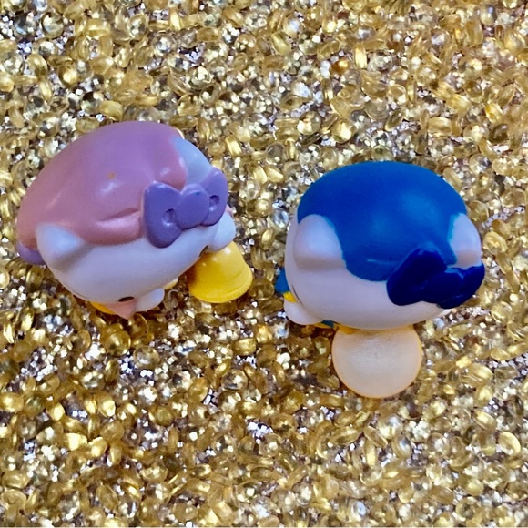 😻 3 for $13 (2) 2003 Hello Kitty Holiday Music Figures - Picture 7 of 11